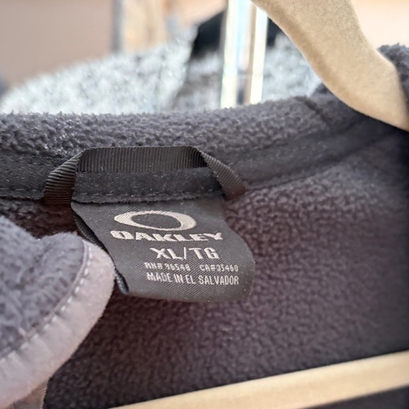 Oakley mens Dark Gray Hooded Full-Zip Fleece Jacket - Picture 3 of 6